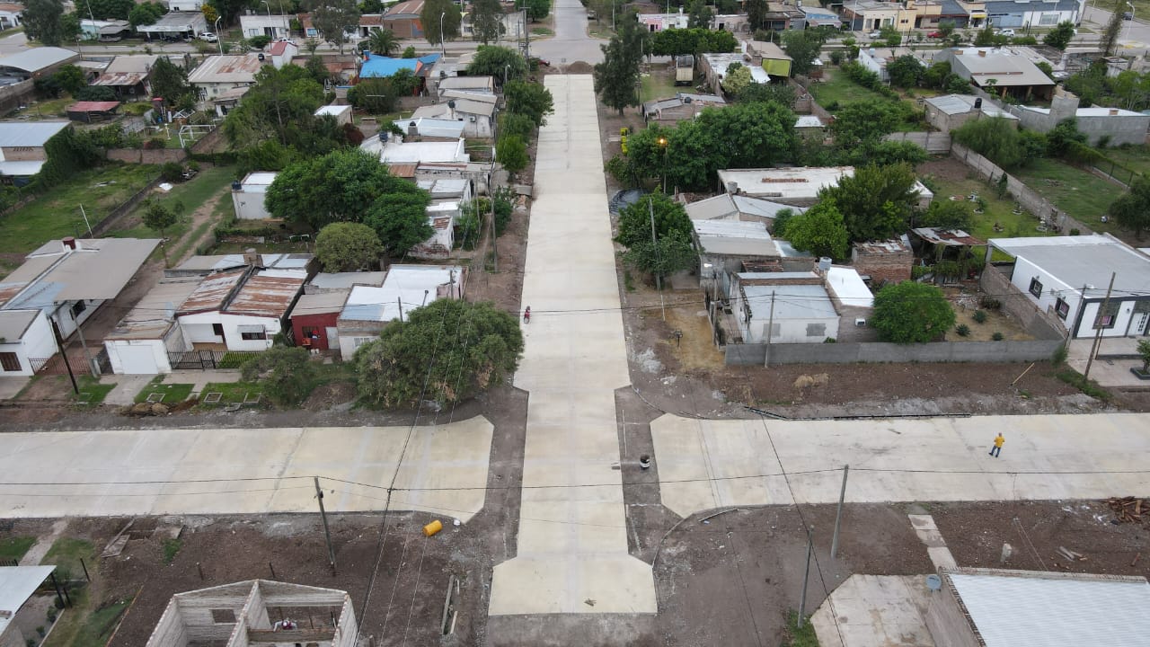 *Vialidad Provincial continúa la pavimentación de nuevas cuadras en Villa Ángela*