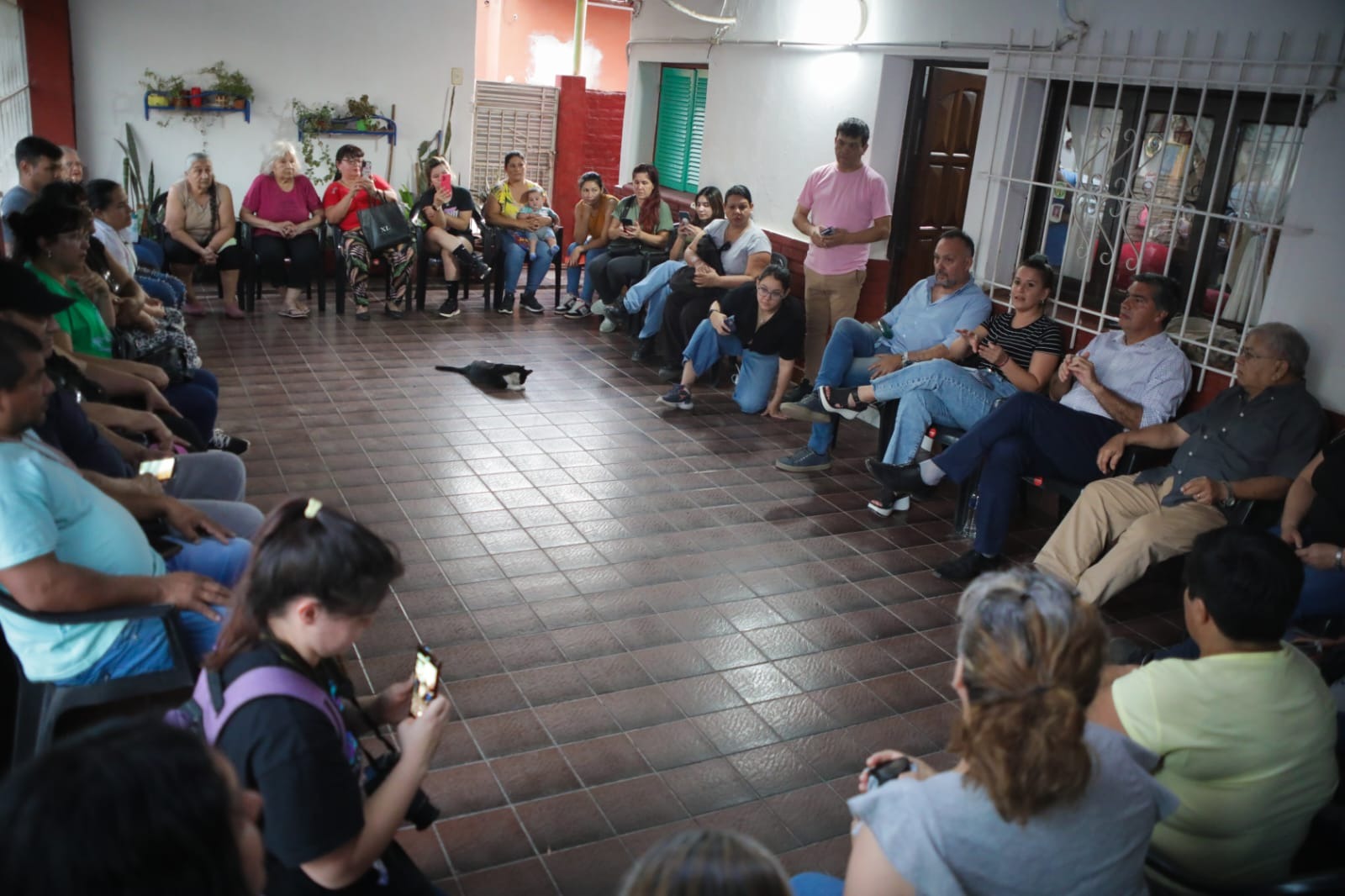 *Participación ciudadana: Capitanich y vecinos de distintos barrios de Resistencia definieron agenda de obras prioritarias*