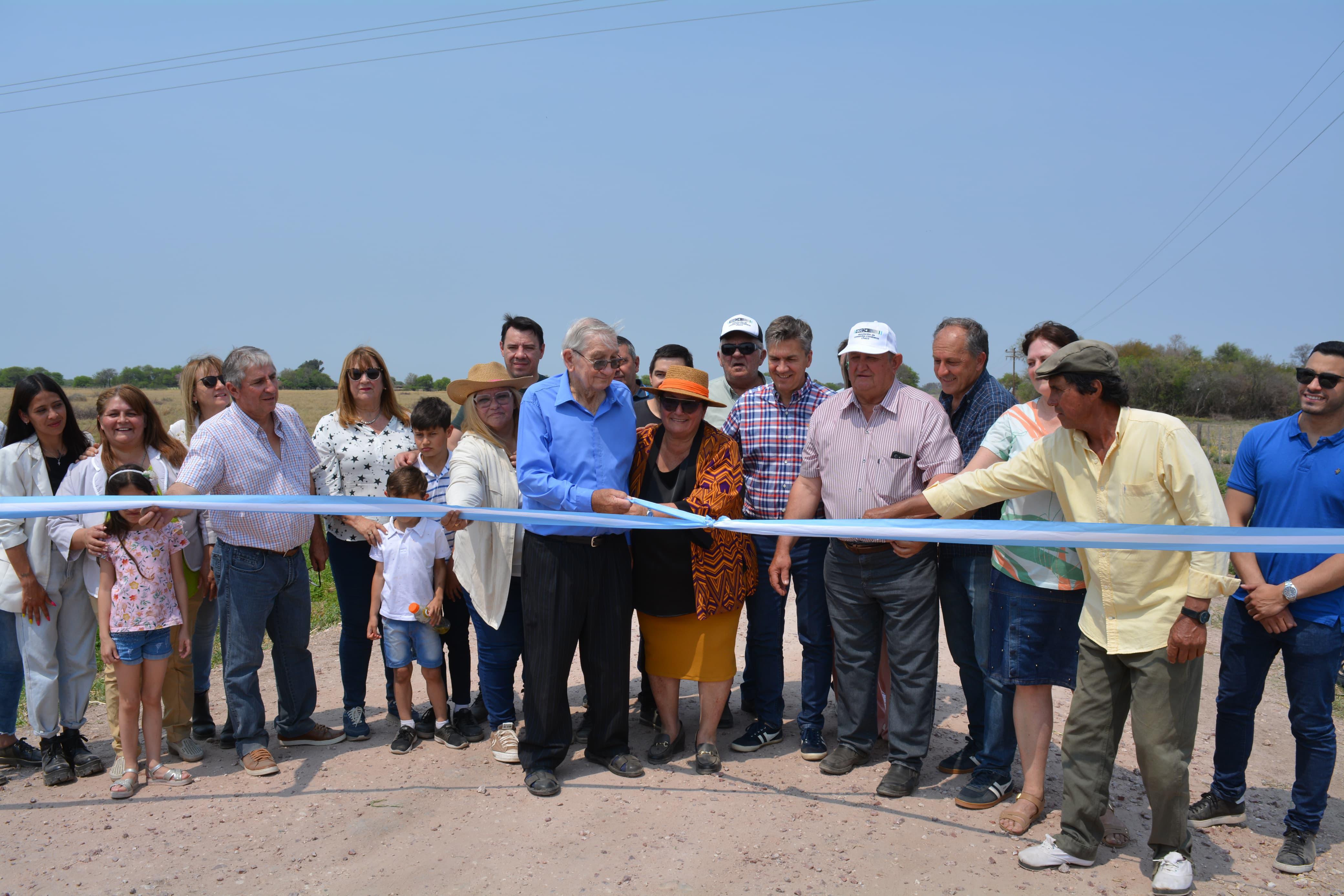 DÍA DEL CAMINO: EL GOBERNADOR ZDERO INAUGURÓ RIPIO Y MEJORAS EN LA PLAZA DE PUEBLO DÍAZ- VILLA ÁNGELA