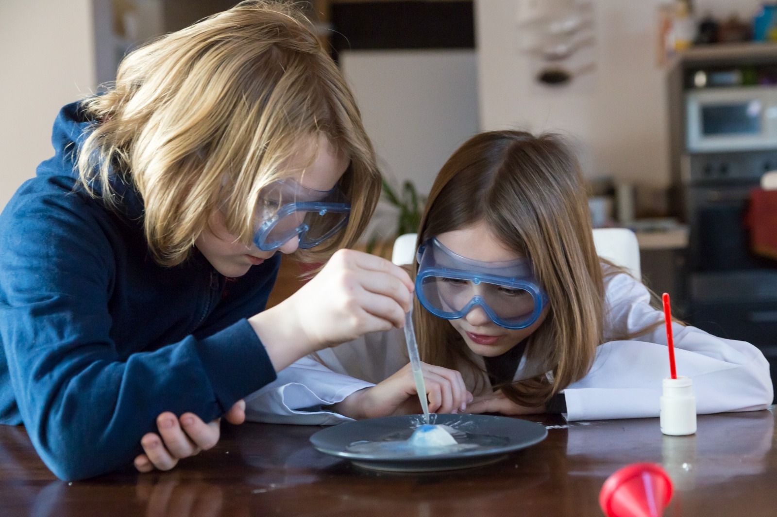 ”PEQUE CIENCIA”: EL GOBIERNO PROVINCIAL IMPULSA UN CONCURSO, CON IMPORTANTES PREMIOS, PARA QUE LOS NIÑOS PRESENTEN EXPERIMENTOS CIENTÍFICOS