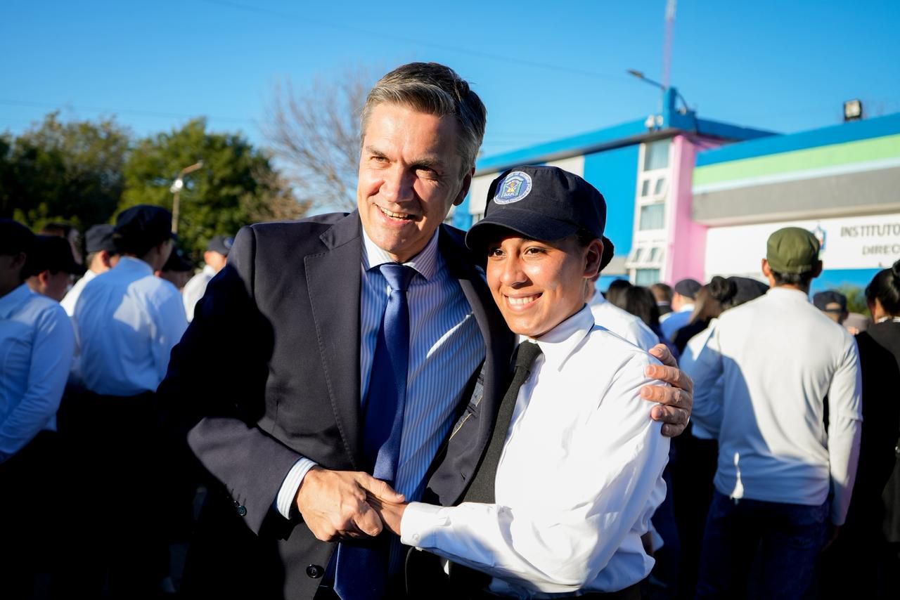 *D&Iacute;A DE LA BANDERA: M&Aacute;S DE 300 ALUMNOS DE LA POLIC&Iacute;A Y DEL SERVICIO PENITENCIARIO JURARON FIDELIDAD A LA ENSE&Ntilde;A NACIONAL*