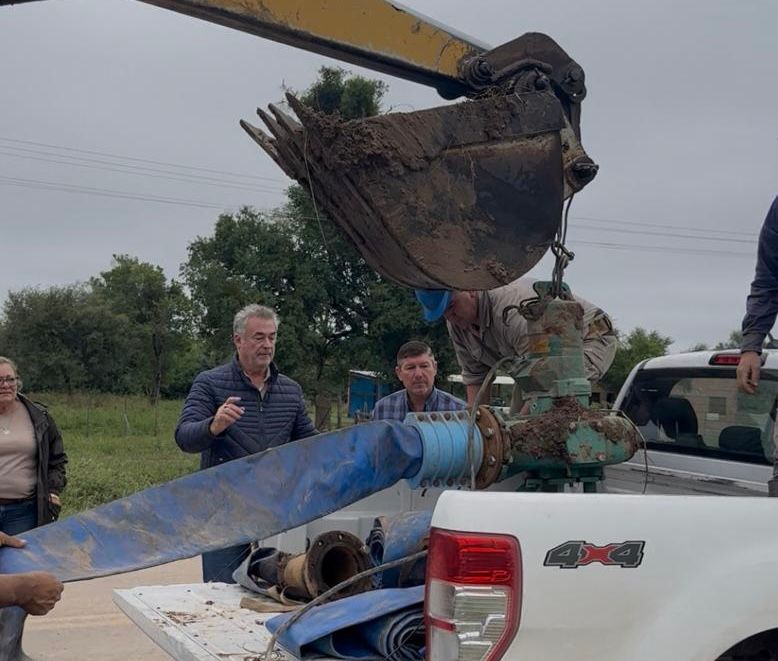 *VILLA R&Iacute;O BERMEJITO: APA INSTAL&Oacute; UN EQUIPO DE BOMBEO PARA ACELERAR EL DRENAJE Y ALIVIAR LAS ZONAS CR&Iacute;TICAS*