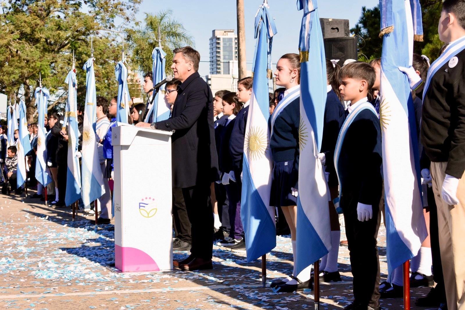 ”PROMETER LEALTAD A LA BANDERA ES PROMETER RESPETO AL OTRO” MANIFESTÓ EL GOBERNADOR ZDERO