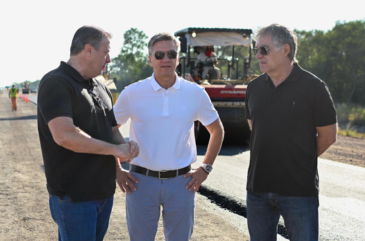 AVANZA LA PAVIMENTACIÓN DE LA RUTA PROVINCIAL N° 13 ENTRE COTE LAI Y CHARADAI