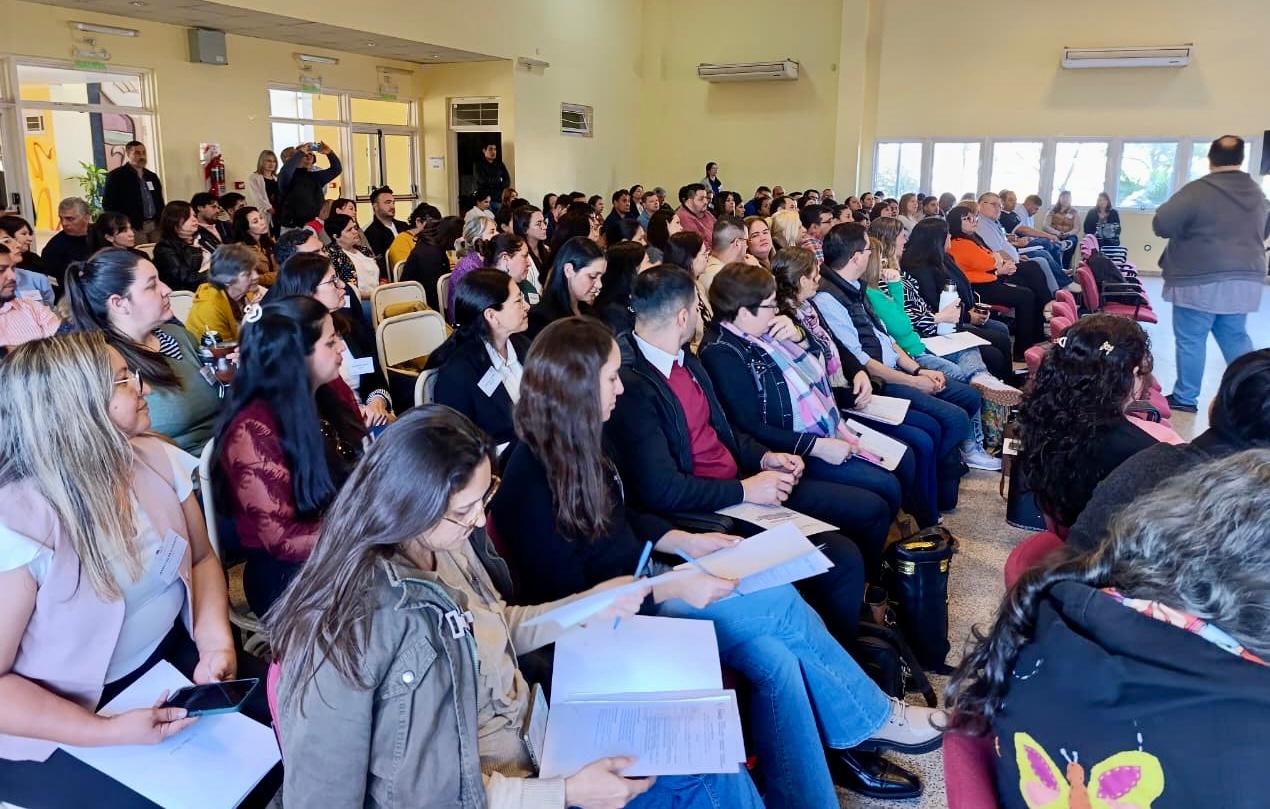 *JORNADA PROVINCIAL DE ACTUALIZACIÓN DE LOS DISEÑOS CURRICULARES DE FORMACIÓN DOCENTE INICIAL*