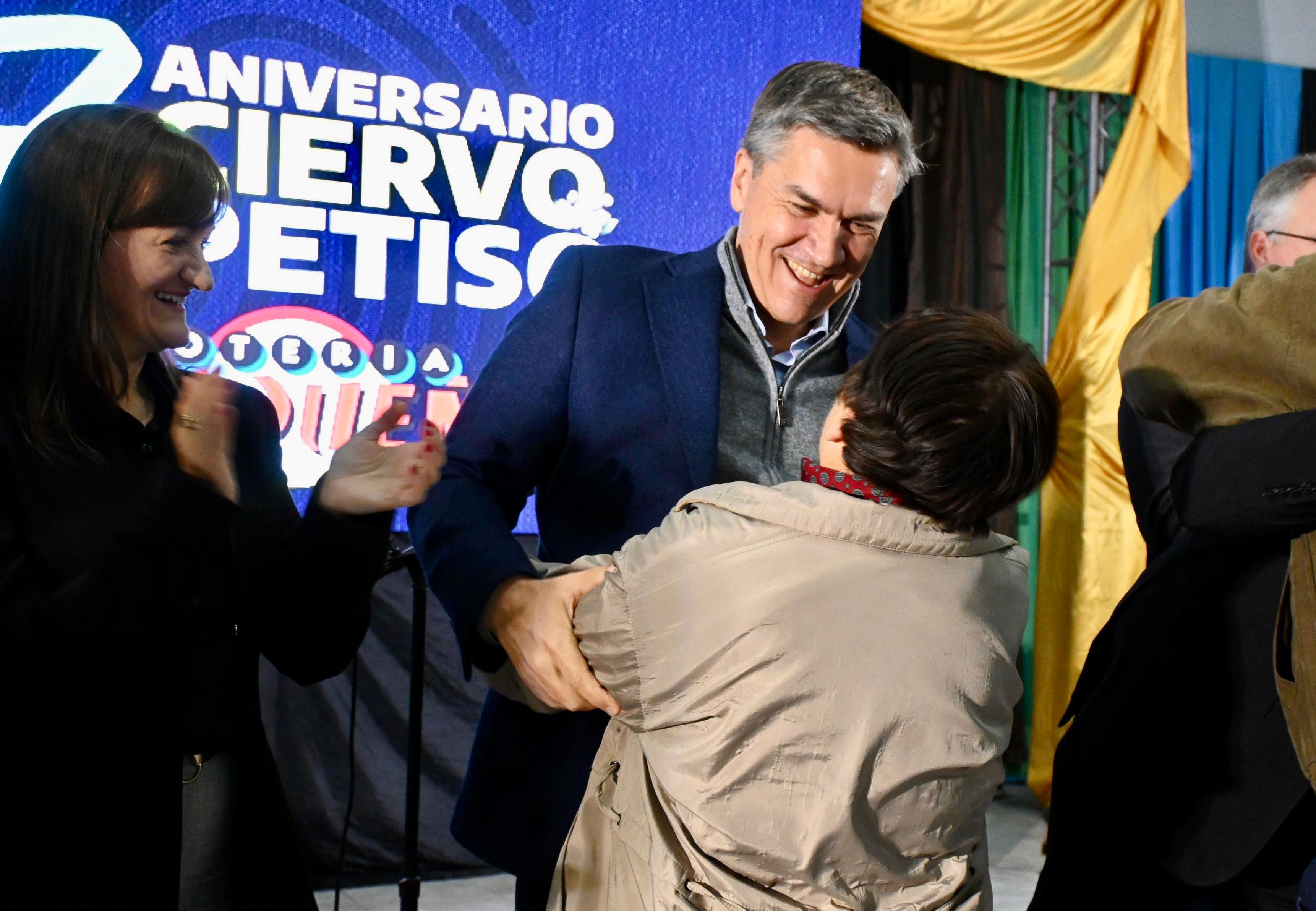 *EL GOBERNADOR ZDERO ACOMPAÑÓ EL 87º ANIVERSARIO DE CIERVO PETISO