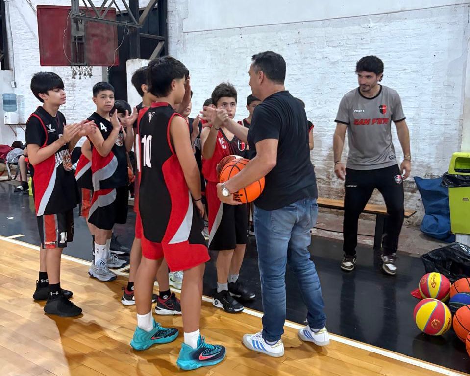*M&Aacute;S APOYO A LOS CLUBES: EL INSTITUTO DEL DEPORTE ENTREG&Oacute; EQUIPAMIENTOS A SAN FERNANDO*
