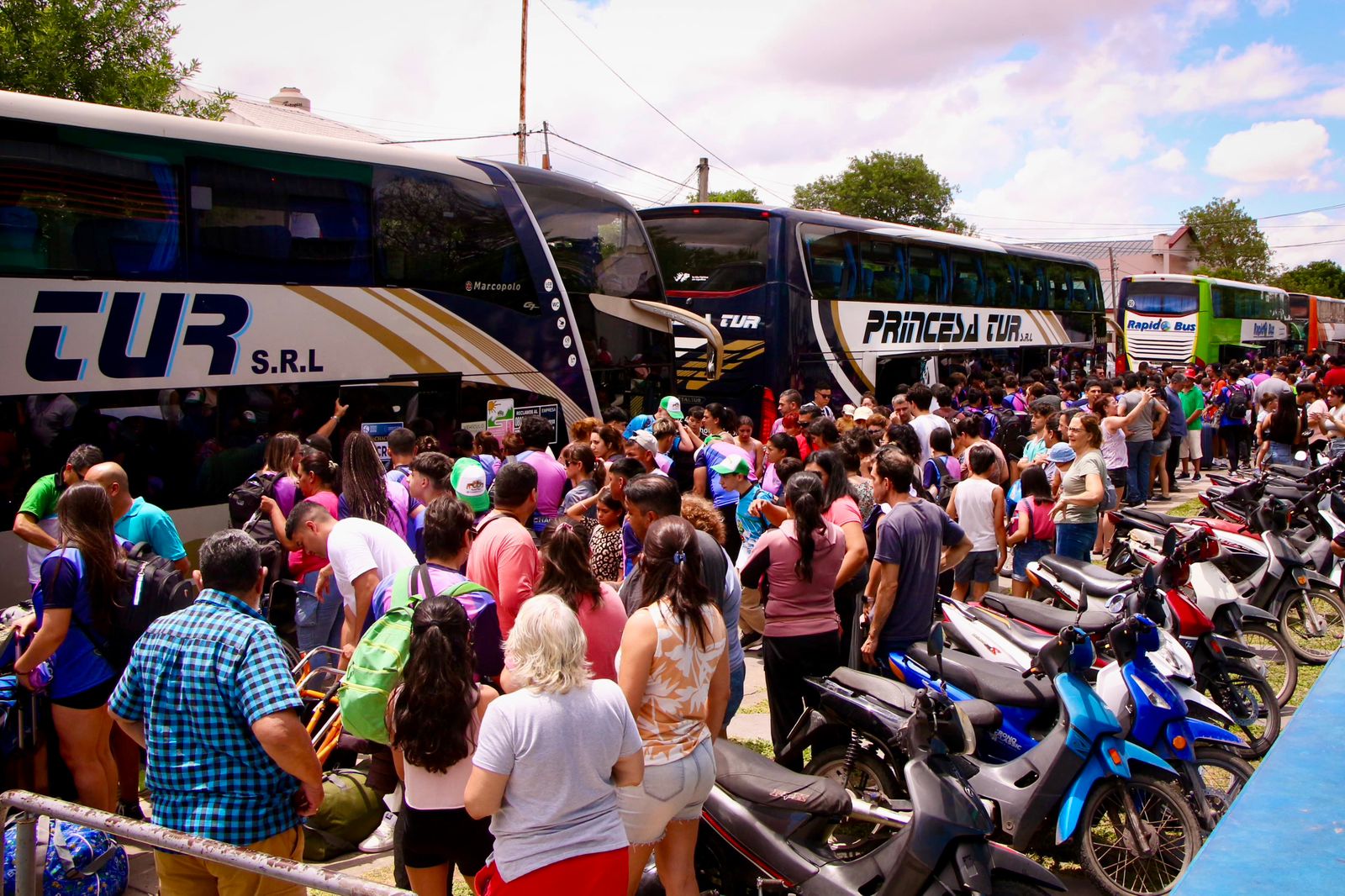 JUEGOS NACIONALES: LA ILUSIÓN CHAQUEÑA PARTIÓ, ESTE MEDIODÍA, A MAR DEL PLATA