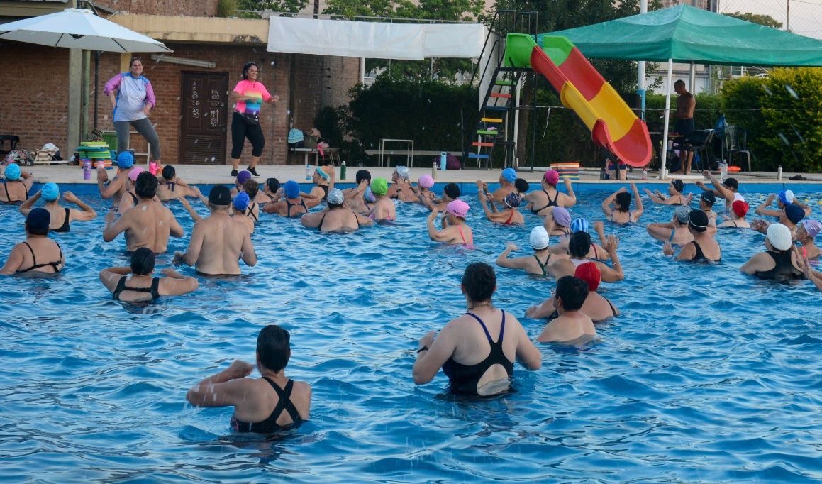 EL INSTITUTO DEL DEPORTE CHAQUE&Ntilde;O BRINDA CLASES GRATUITAS DE AQUAGYM