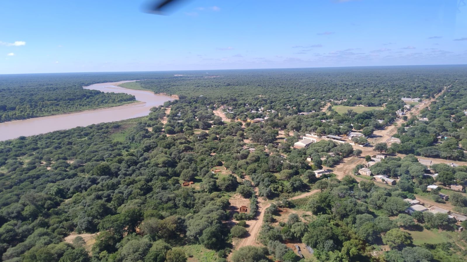 *CON AYUDA DEL GOBERNADOR GUSTAVO VALDÉS, EL GOBIERNO DEL CHACO TRASLADÓ EN HELICÓPTERO A 2 EMBARAZADAS DESDE EL SAUZALITO A CASTELLI*