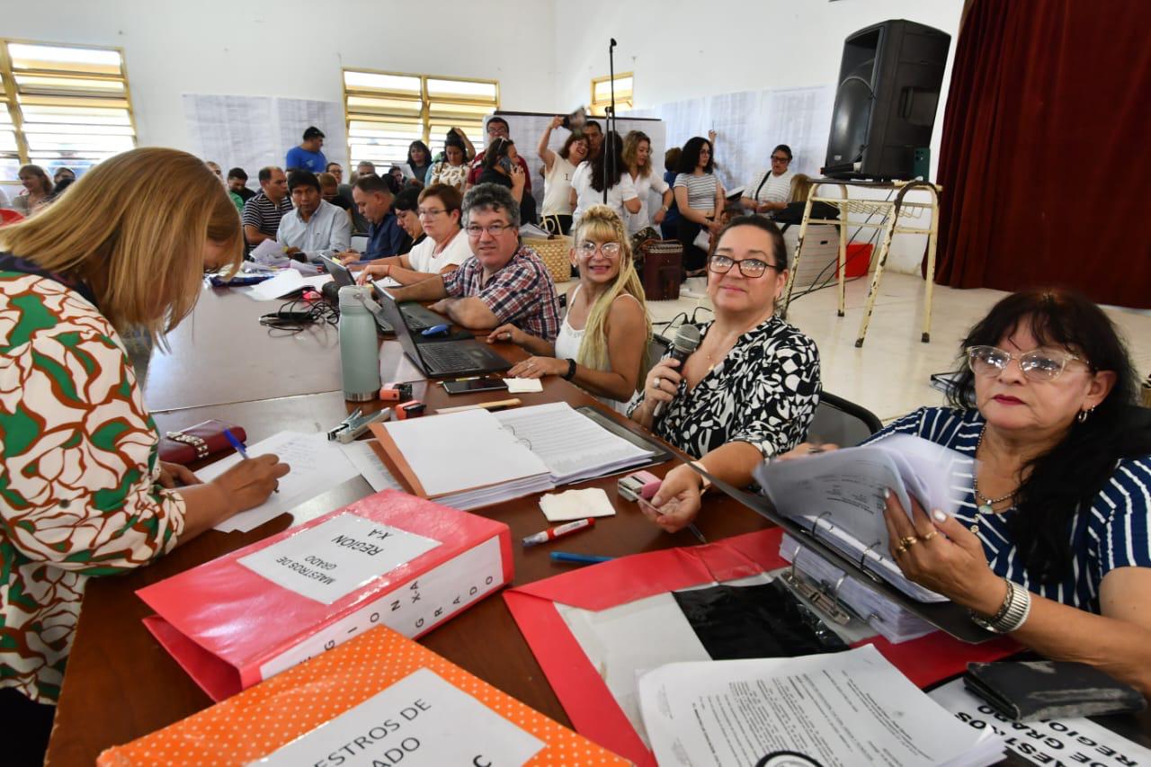 *LA EDUCACIÓN CHAQUEÑA INICIA EL 2025 CON MÁS DE 2000 NUEVOS DOCENTES TITULARES*