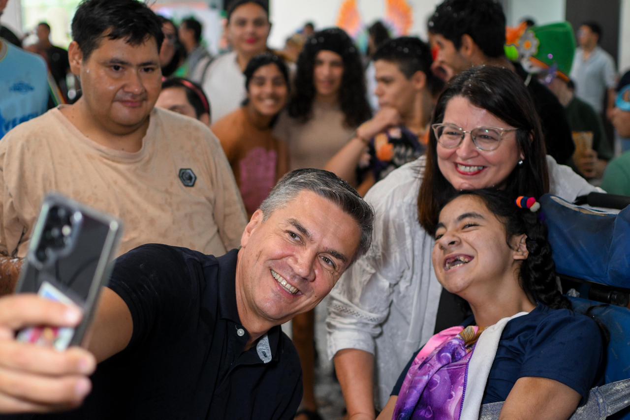 EL GOBERNADOR ZDERO ACOMPA&Ntilde;&Oacute; LA ACTIVIDAD RECREATIVA PARA PERSONAS CON DISCAPACIDAD EN EL IAD