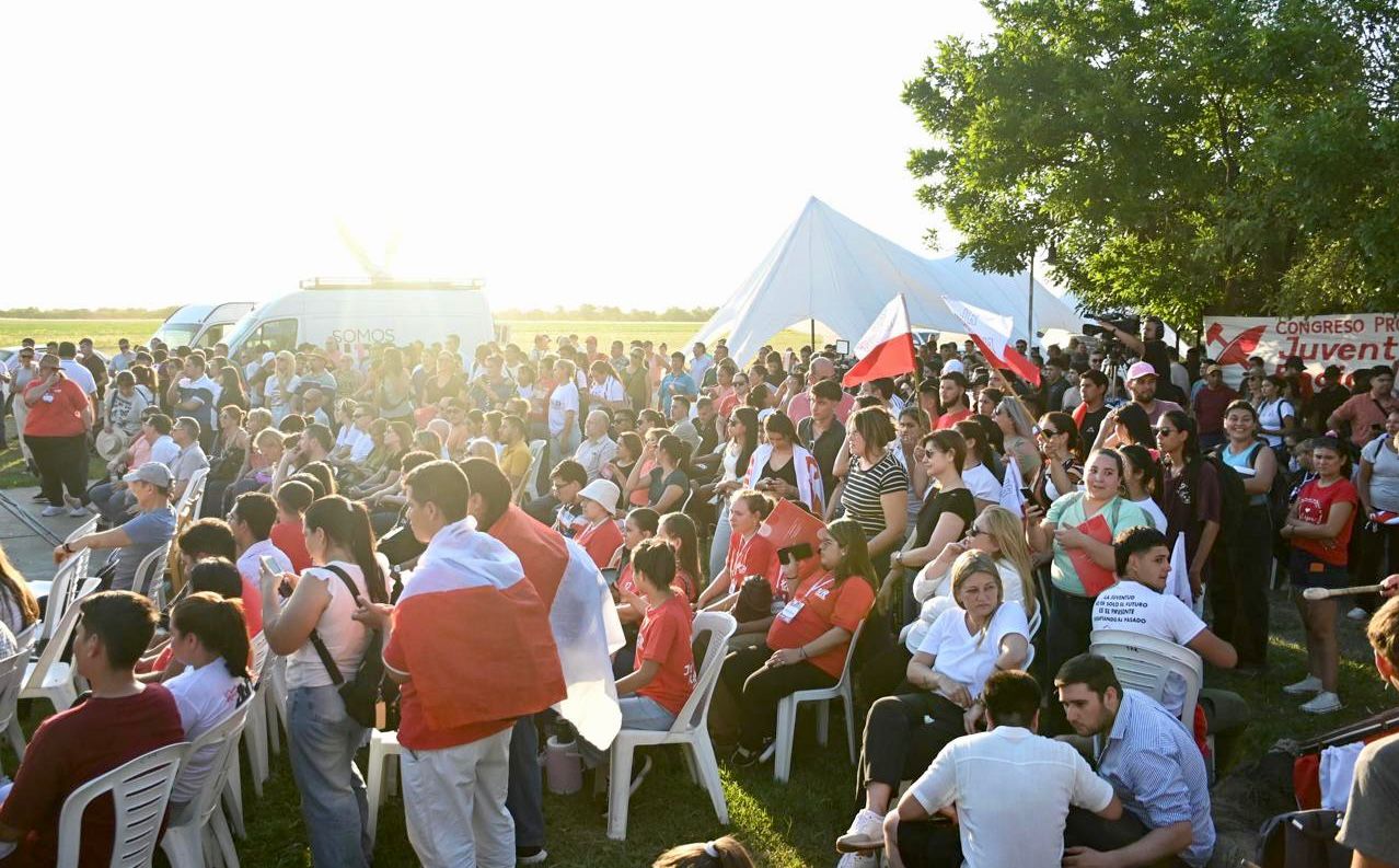 *VILLA ÁNGELA: CON UNA GRAN PARTICIPACIÓN DE JÓVENES SE REALIZÓ EL CONGRESO PROVINCIAL DE LA JUVENTUD RADICAL*