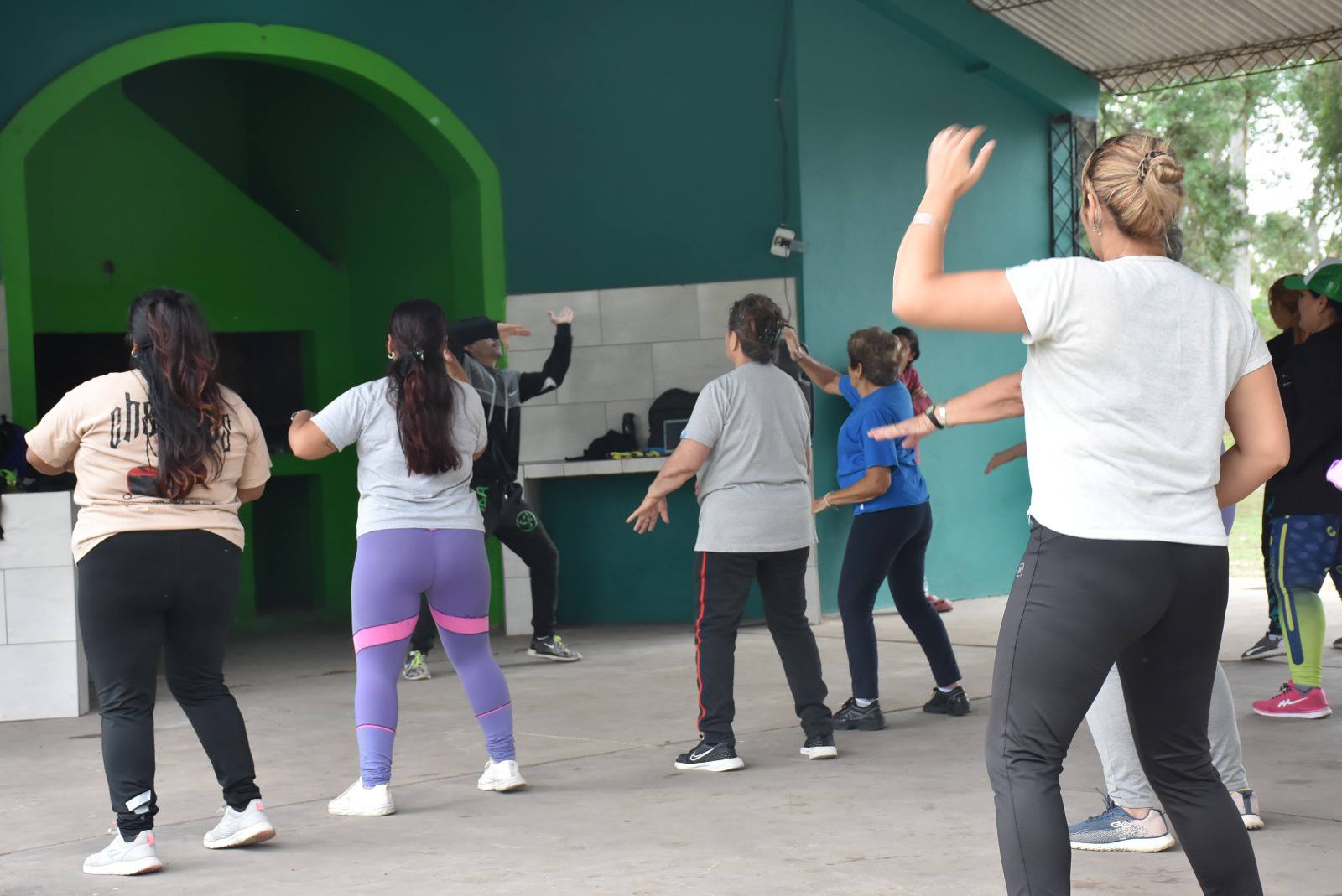 LA MUNICIPALIDAD DE VILLA ÁNGELA PROMUEVE ACTIVIDADES GRATUITAS EN ESPACIOS VERDES RESTAURADOS