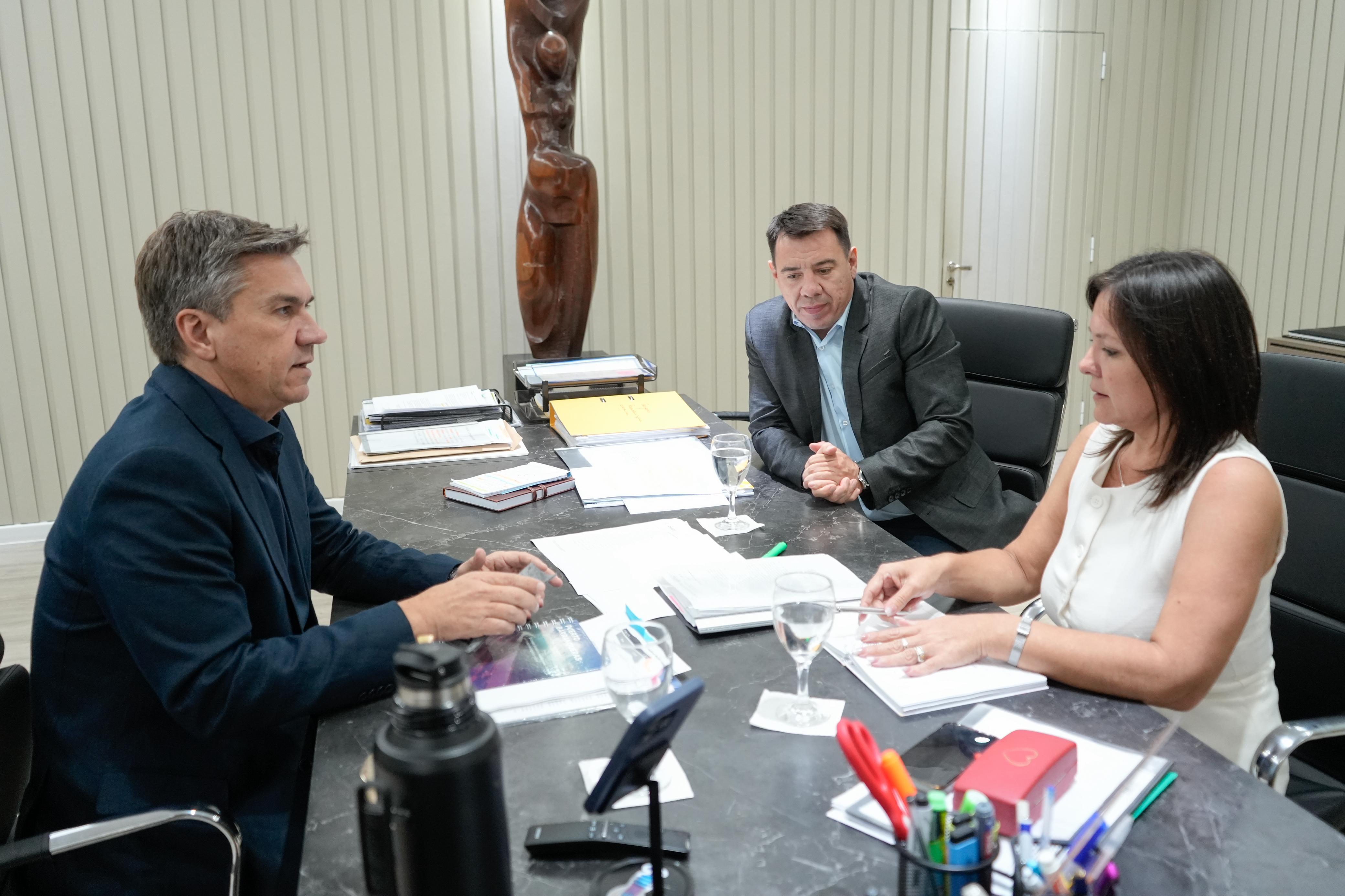 *ZDERO RECIBIÓ A INTENDENTES Y FORTALECE EL TRABAJO ARTICULADO CON LOS MUNICIPIOS*