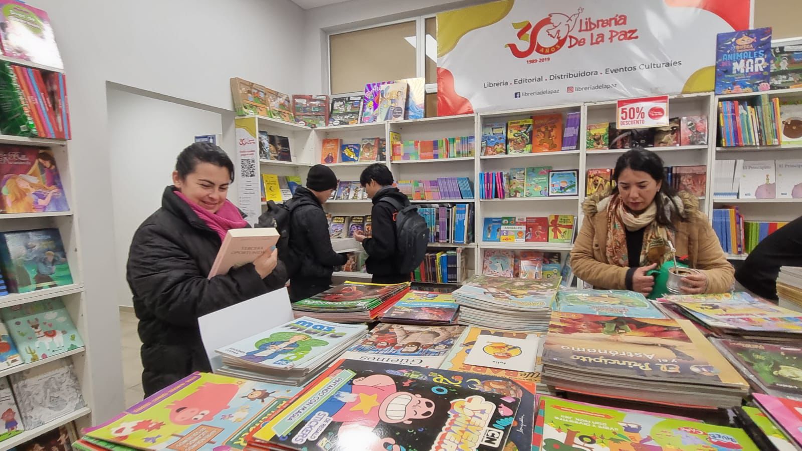 *CHACO LEE 2026: COMENZ&Oacute; LA FERIA PROVINCIAL DEL LIBRO CON UNA AMPLIA PROPUESTA PARA FORTALECER LA LECTURA*