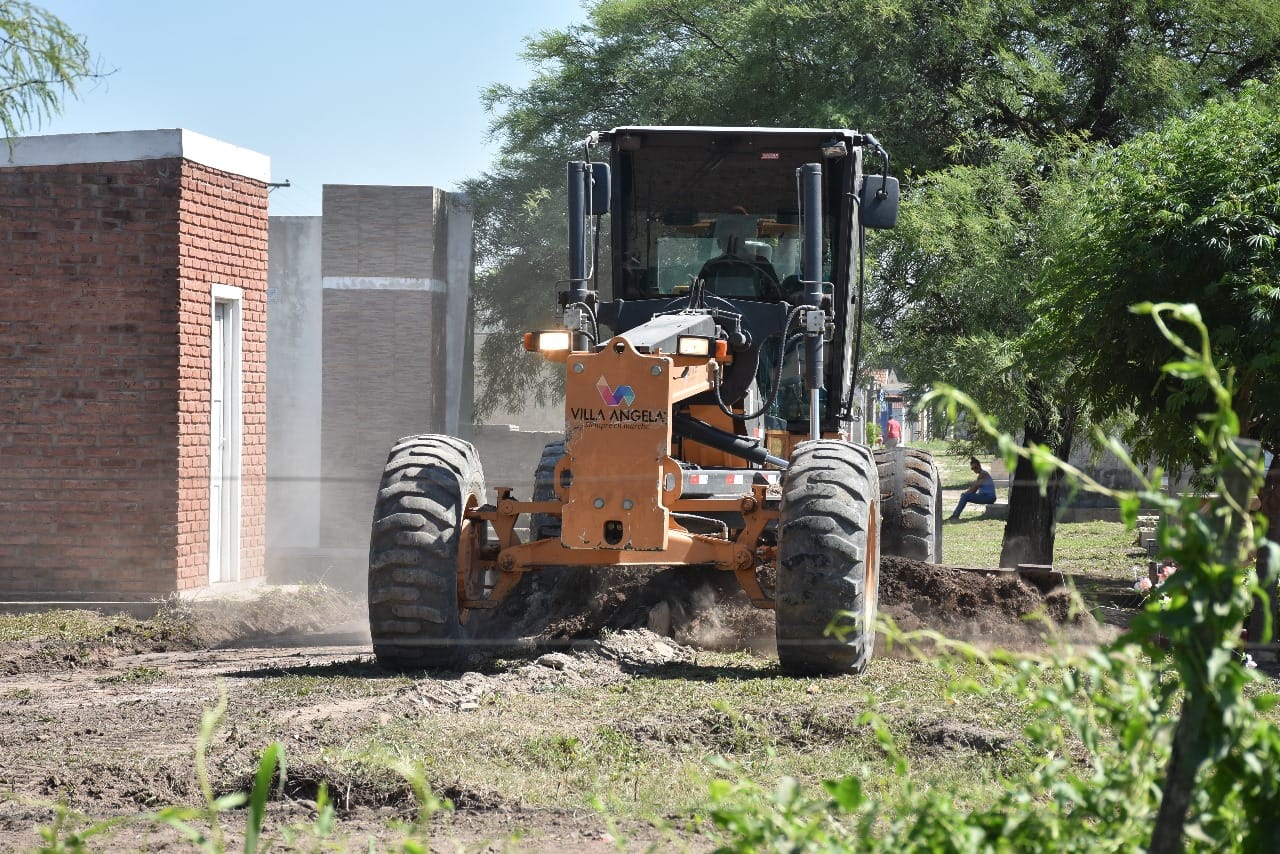 VILLA ANGELA :TRABAJOS DE MANTENIMIENTO EN EL CEMENTERIO